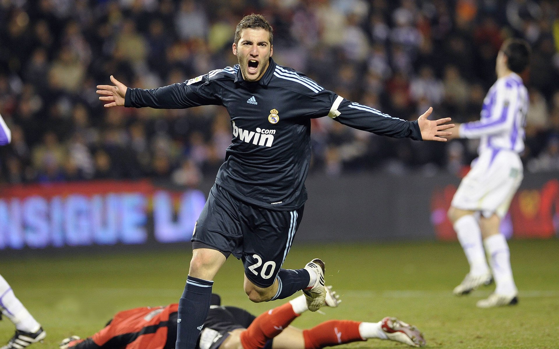 赛事志愿者招募火热进行，志愿服务提升体验，赛场志愿者服务